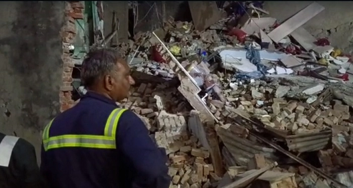 ahmedabad 3 storey building collapses