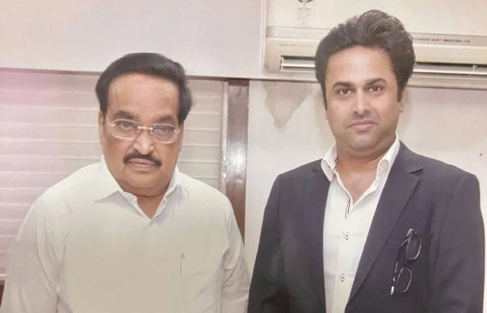 Late Congress leader Ahmed Patel's son speculated to join BJP, Faisal Patel meets Patil