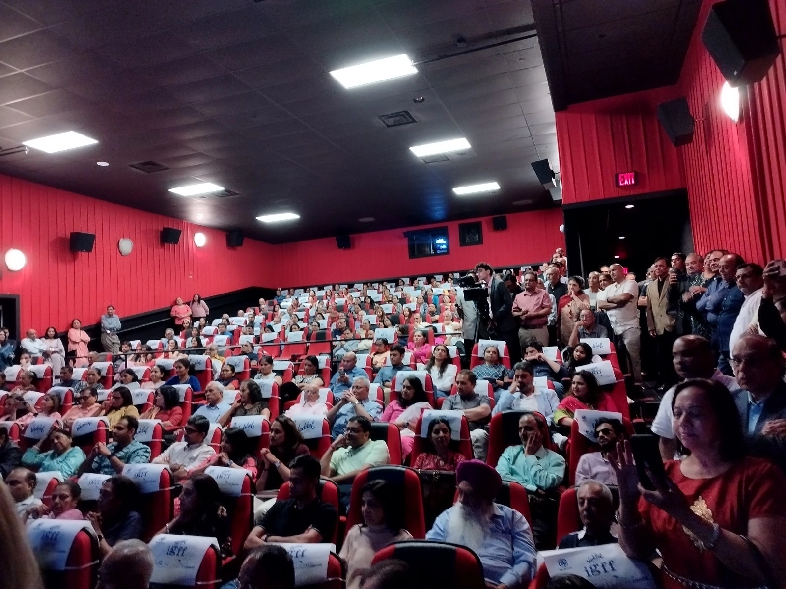 The 4th edition of the Gujarati Film Festival kicks off with the premiere of the Gujarati film 'Locha Lapsi' in the USA.