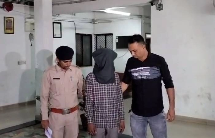rickshaw puller was arrested for molesting a girl