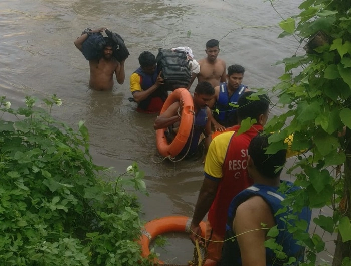 gujarat flood rescue
