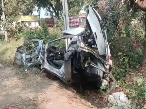 Five cousins ​​killed in late night accident in Gandhinagar