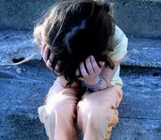 आठ साल की लड़की से खेत में बलात्कार - rape with 8 year girl