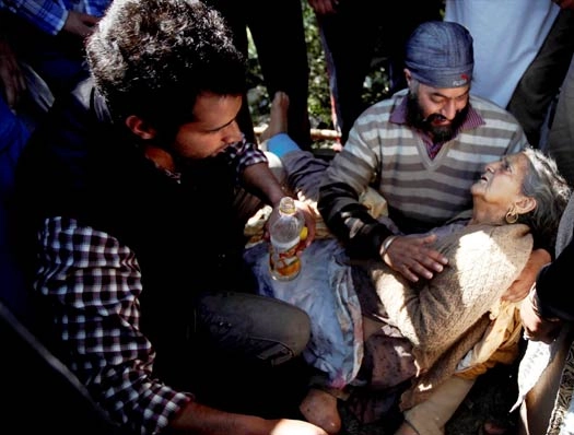 प्रलय की घड़ी में कौन हिन्दू, कौन मुस्लिम और कौन सिख - Jammu and Kashmir flood relief camp, Srinagar