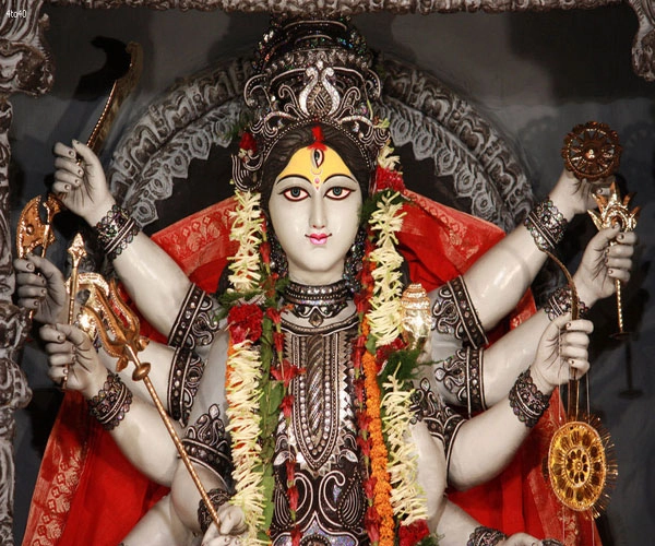 क्यों मनाई जाती है शुभ नवरात्रि, पढ़ें मंत्र - क्यों मनाई जाती है शुभ नवरात्रि, पढ़ें मंत्र