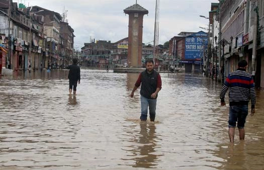 कश्मीर बाढ़ के 26 दिन, मुश्किलें बरकरार... - 
