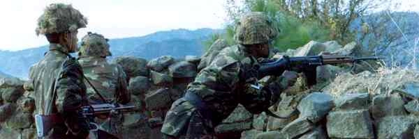पाकिस्तानी रेंजर्स ने सीमा चौकियों को निशाना बनाया - Pakistani Rangers