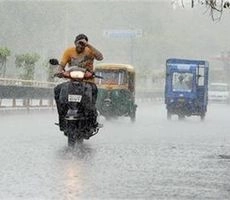 उत्तर भारत में हल्की बारिश ने बढ़ाई ठंड - temperature