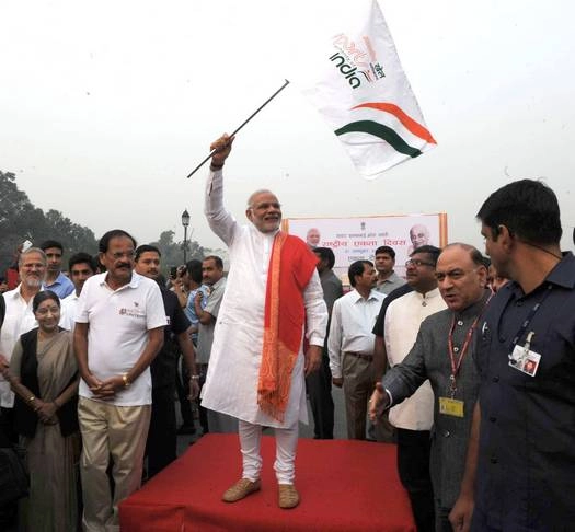 रन फॉर यूनिटी में प्रधानमंत्री मोदी ने ऐसे लगाई दौड़ (देखें फोटो) - Narendra Modi, Run for Unity,