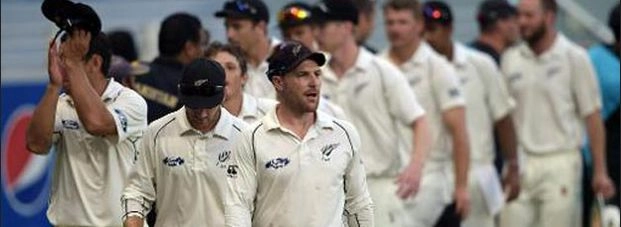 एडिलेड टेस्ट : न्यूजीलैंड ने ऑस्ट्रेलियाई पारी की धज्जियां उड़ाईं - Australia v New Zealand day-night Test