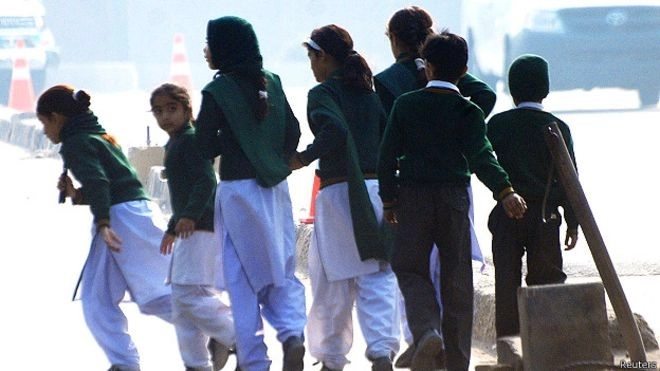 पेशावर हमला: उसने दिखाया जैसे वो मर चुकी है - Peshawar Army School
