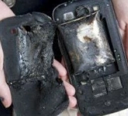 चार्जिंग के दौरान मोबाइल फटा, युवक की मौत - Mobile explosion
