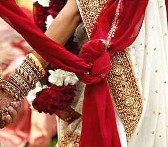 शादी करिए और 50 हजार और मेडल पाइए - Uttar Pradesh,