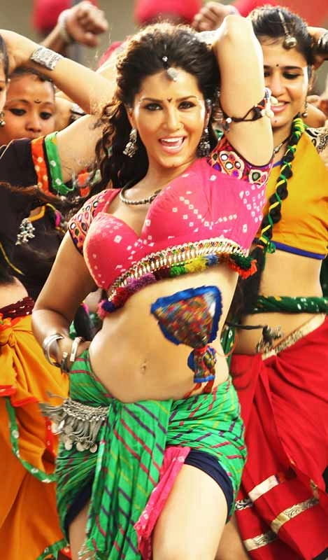 ऐश्वर्या के गाने पर सनी लियोन का डांस - Aishwarya, Sunny Leone, Ek Nai Paheli Leela