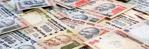 आबकारी आरक्षक के बैंक खातों में मिले 20 लाख रुपए - Millionaire excise constable