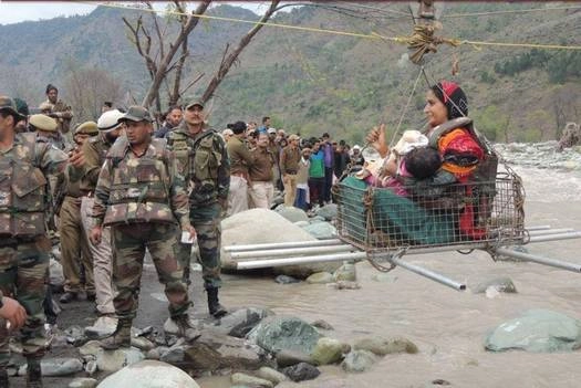 नेपाल में नदी का प्रवाह रुका, भारत में बाढ़ का खतरा - Landslide stops the flow of river in Nepal, flood terror in India