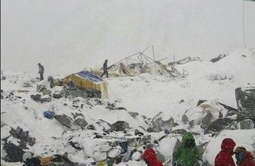 सेना के बचाव दल ने 61 पर्वतारोहियों को बचाया