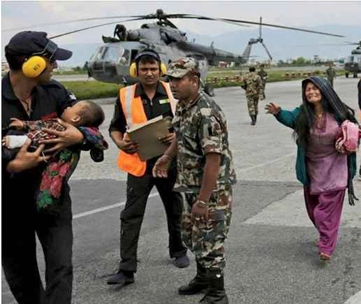 नेपाल भूकंप पीड़ितों की मदद करें : अमिताभ बच्चन - #IndiaWithNepal