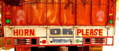 पटना में मंदिर में घुसा ट्रक, युवक की मौत - Truck in temple
