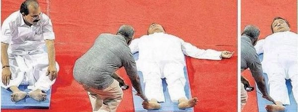 योग करते-करते सो गए रेल मंत्री सुरेश प्रभु - Suresh Prabhu sleeping while doing yoga