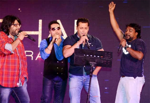 सलमान ने लांच किया गाना 'आज की पार्टी मेरी तरफ से' (फोटो) - Salman Khan song Bajrangi Bhaijaan