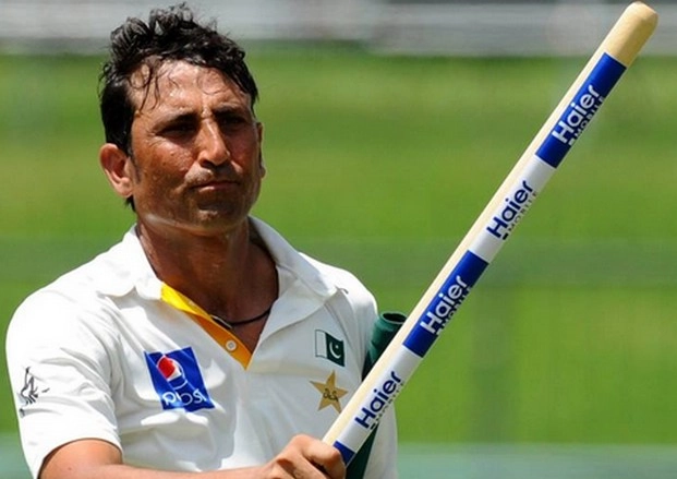 10 हजारी 'बल्ला' नीलाम करेंगे यूनुस खान - Younis Khan puts up 10000 test run landmark bat for auction
