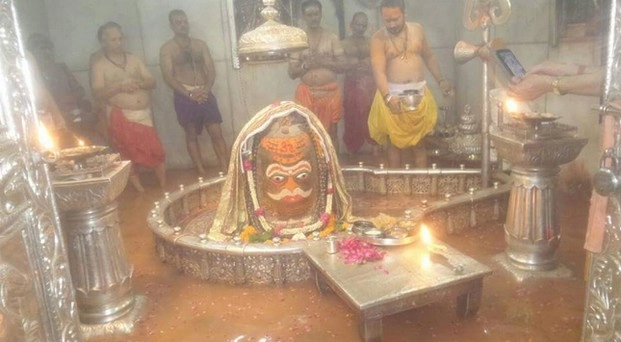 सिंहस्थ में बाबा महाकाल को खराब नोट चढ़ाने से भी नहीं चूके लोग - Mahakala Temple Ujjain