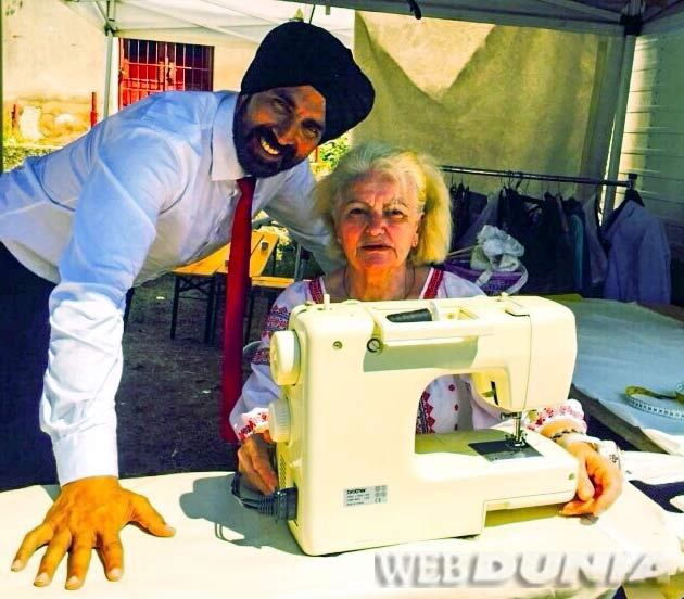 89 वर्षीय महिला ने की अक्षय कुमार की मदद - Akshay Kumar, Singh Is Bling