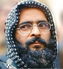 आतंकियों की बरसी पर कश्मीर बंद - Terrorism, Afzal Guru, Maqbool Butt