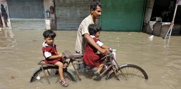 बंगाल में बाढ़ का कहर, मृतक संख्या 69 हुई - Bengal, floods