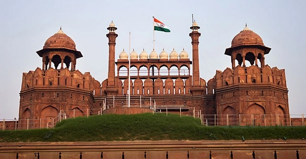 गजब! पाकिस्तान की झांकी में लहराया भारतीय तिरंगा, बवाल... - Pakistan tableau in China shows Red Fort in Lahore