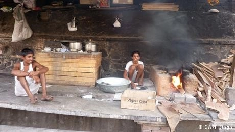 समाज के माथे पर बदनुमा धब्बा - Bonded labor in West Bengal