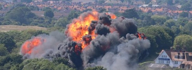 अमेरिकी सैन्य मालवाहक विमान जलकर खाक, 9 जवानों की मौत - military plane crashes on highway near Georgia airport