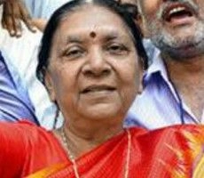 75 वर्ष की  होने पर आनंदीबेन पटेल छोड़ेंगी मुख्यमंत्री पद? - Anandi Ben Patel