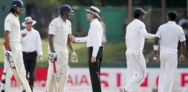 तीन खिलाड़ियों पर गिरी आईसीसी की गाज - Ishant Sharma, Dhamikka prasad, spat
