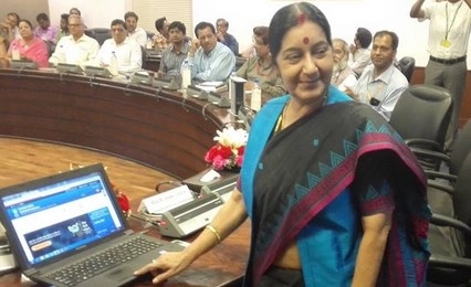 सुषमा स्वराज ने किया वेबदुनिया प्रदर्शनी का अवलोकन - vishva hindi sammelan