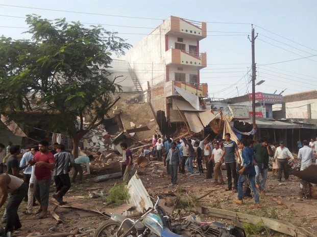 पेटलावद में धमाके से शिवराज दुखी - Blast in Petlavad