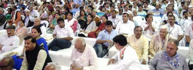 विश्व हिन्दी सम्मेलन : अंग्रेजी में गर्व और हिन्दी में शर्म क्यों - World Hindi Conference