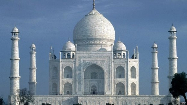 ताजमहल के रंग में बदलाव अस्थायी : सरकार - Taj Mahal
