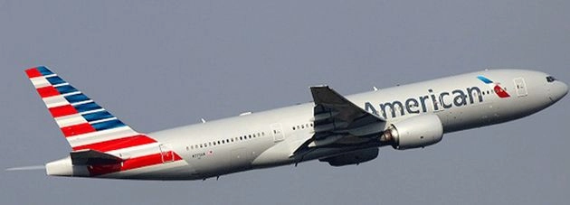विमान उड़ाते हुए हवा में ही पायलट की मौत - American Airlines