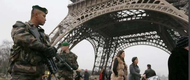 पेरिस हमला : पुलिस जाल से बच निकला संदिग्ध? - France