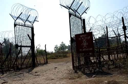 सीमा क्षेत्रों में पलायन से सरकार चिंतित - LoC, India's border area, firing