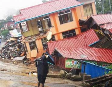 इंडोनेशिया में बाढ़, भूस्खलन से 36 मरे