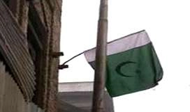 मुफ्ती सईद के पैतृक मकान पर फहराया पाकिस्तानी झंडा - Mufti Mohammed Sayeed