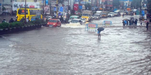 मोदी के वाराणसी में बाढ़ से तबाही... - Flood in Varansi