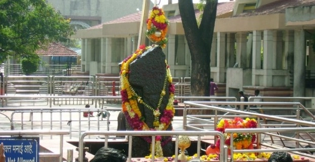शनि शिंगणापुर : शनि भगवान की स्वयंभू मूर्ति,  पढ़ें पौराणिक कथा