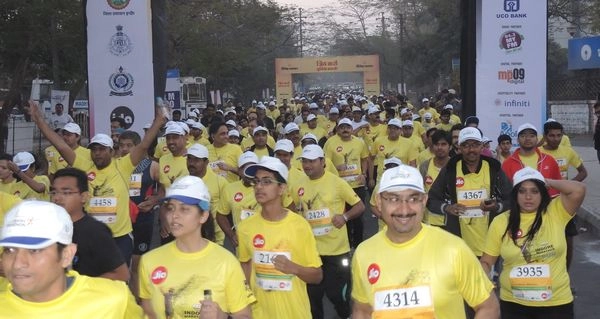 'जियो इंदौर मैराथन' : बेहतर स्वास्थ्य के लिए लगाई दौड़ (देखिए फोटो)
