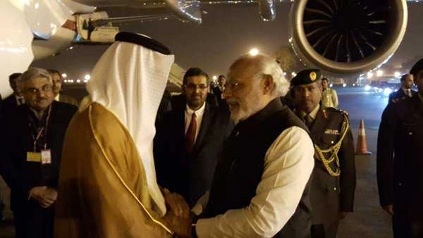 अबूधाबी के शहजादे भारत पहुंचे, मोदी ने की अगवानी - Sheikh Mohammed bin Zayed Al Nahyan
