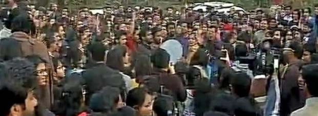 जेएनयू में फिर बवाल, छात्रों के खिलाफ एफआईआर - FIR against JNU students
