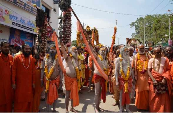 Haridwar Mahakumbh 2021: साधु-संतों की पेशवाई में हादसा, धर्मध्वजा थामे व्यक्ति की करंट लगने से मौत